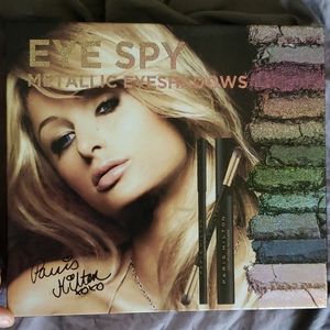 Eyeshadow, eyeliner, mascara kit